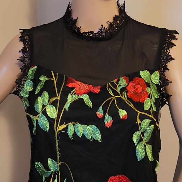 Top - Picture 2 of 2